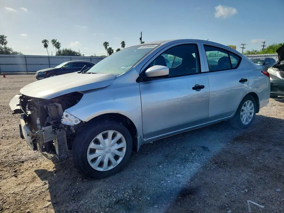 3N1CN7APXKL820596 — 2019 Nissan Versa, Передняя часть, фото до ремонта