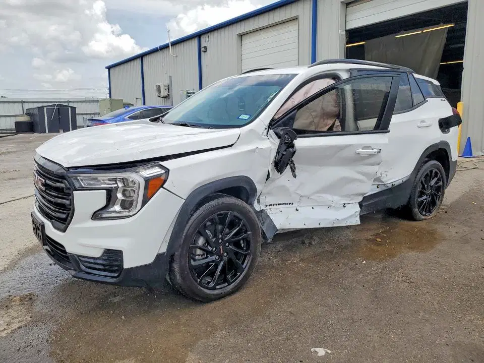 3GKALMEG9RL397169 — 2024 GMC Terrain, Боковая часть, фото до ремонта