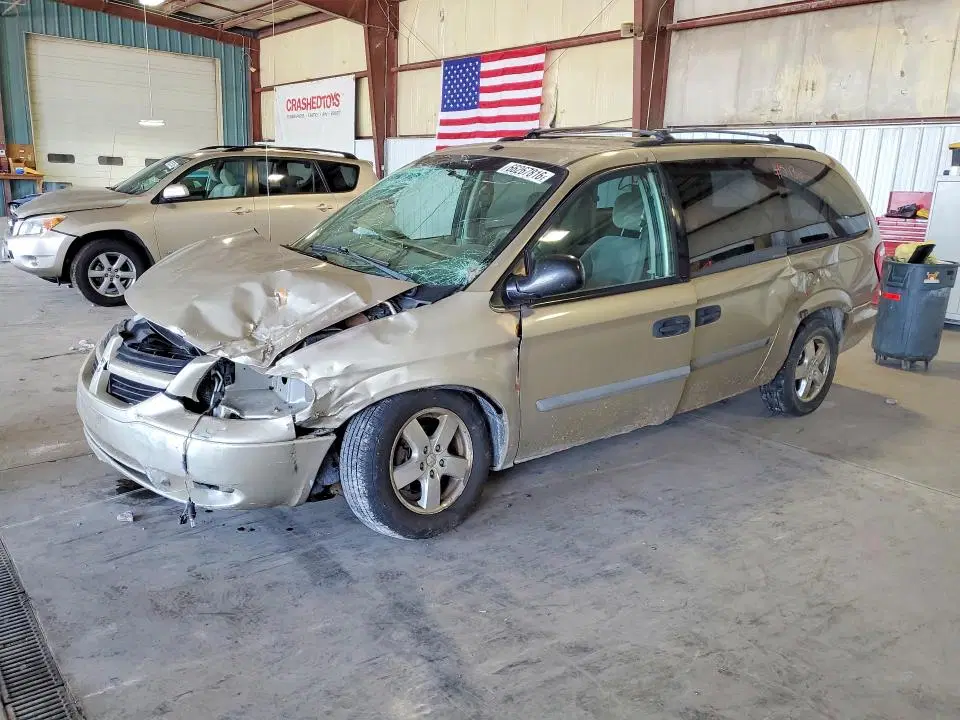 1D4GP24R16B695846 — 2006 Dodge Grand Caravan, Передняя часть, фото до ремонта