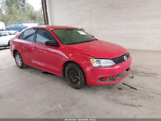 3VW1K7AJ5EM389315 — 2014 Volkswagen Jetta 2.0L S, Передняя часть, фото до ремонта