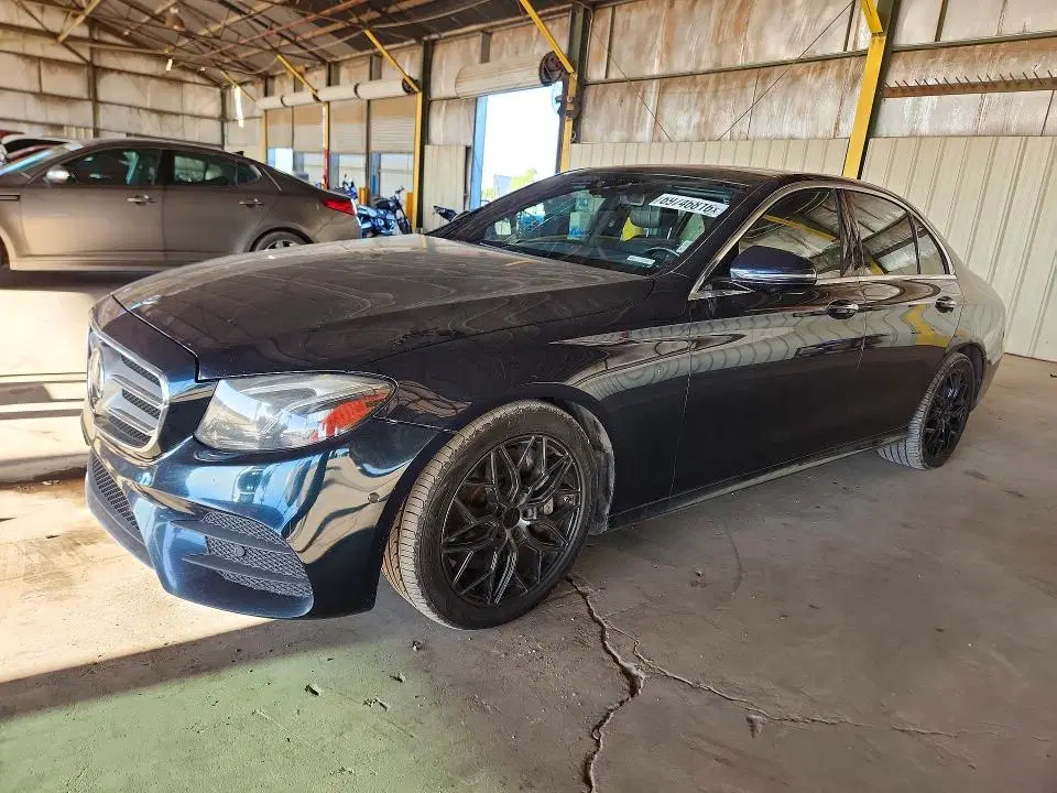 WDDZF4KB9HA018522 — 2017 Mercedes-Benz E, мелкие вмятины и царапины, фото до ремонта