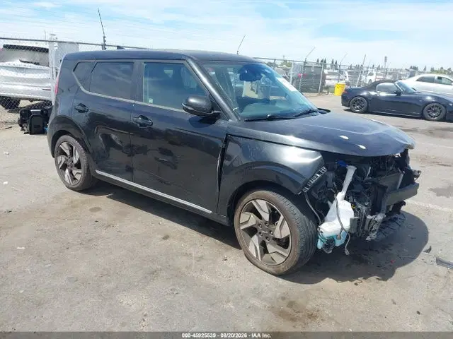 KNDJ53AUXP7841964 — 2023 Kia Soul GT-Line, Передняя часть, фото до ремонта
