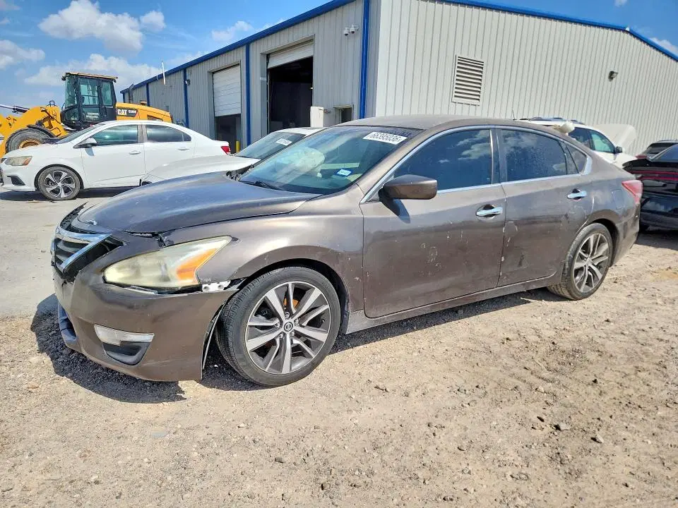 1N4AL3AP9DN465643 — 2013 Nissan Altima, Передняя часть, фото до ремонта
