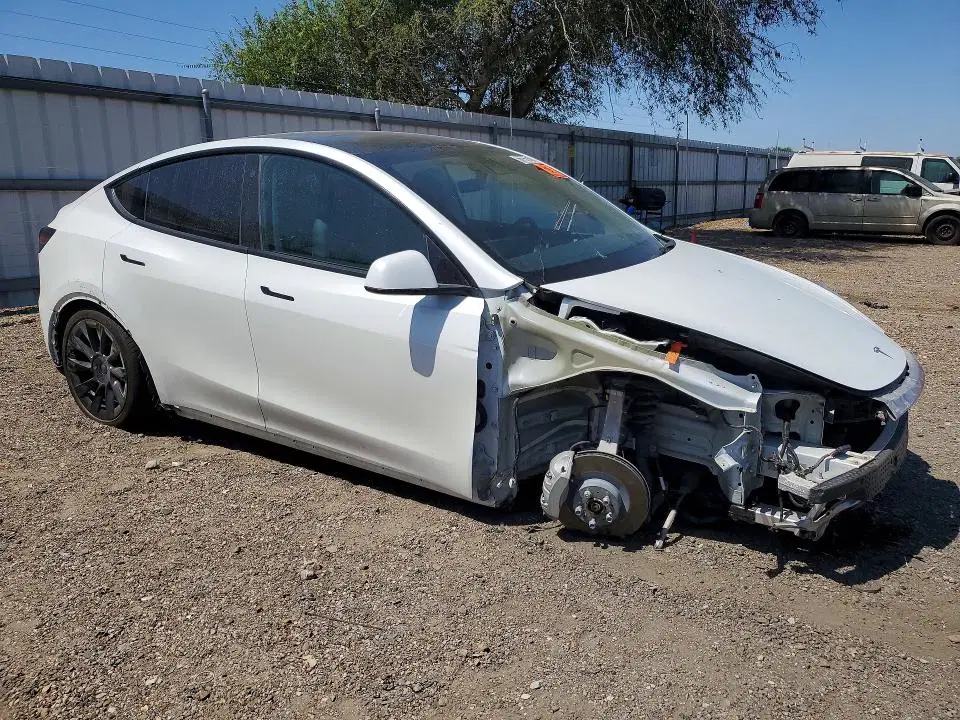 2022 TESLA MODEL Y VIN 7SAYGDEE6NA010454 фото 4
