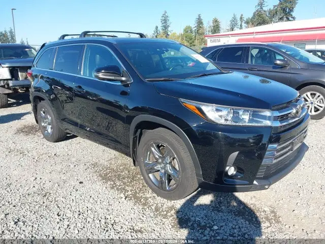 5TDDZRFH2HS378578 — 2017 Toyota Highlander Limited Platinum, Задняя часть, фото до ремонта
