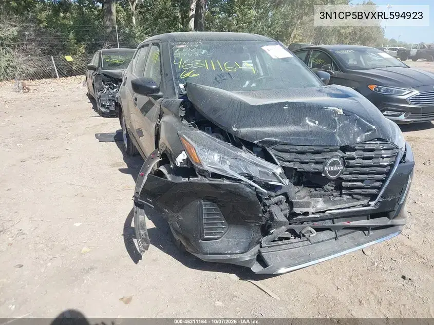 3N1CP5BVXRL594923 — 2024 Nissan Kicks, Спереди справа, фото до ремонта