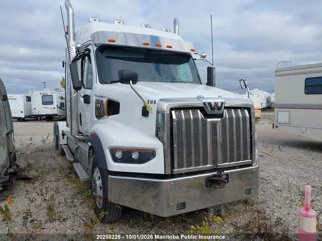5KJJBWDR0RLUR4787 — 2024 Western Star 49X, Передняя часть, фото до ремонта