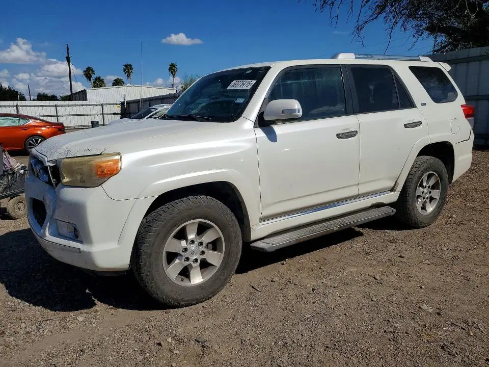 JTEBU5JR8B5048564 — 2011 Toyota 4RUNNER, Задняя часть, фото до ремонта