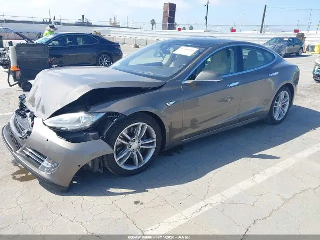 2015 Tesla Model S 70d/85d/p85d VIN 5YJSA1H2XFF098756 фото 2