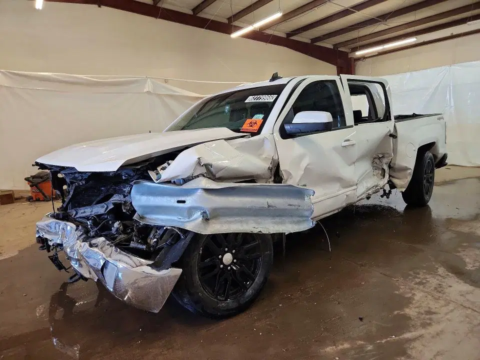 3GCUKREC7HG282678 — 2017 Chevrolet Silverado, Повреждения со всех сторон, фото до ремонта