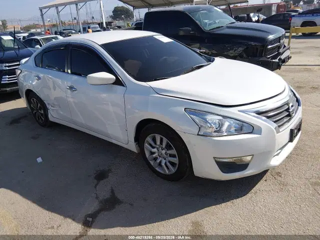 1N4AL3AP0FN332854 — 2015 Nissan Altima 2.5 S, Left Front, фото до ремонта