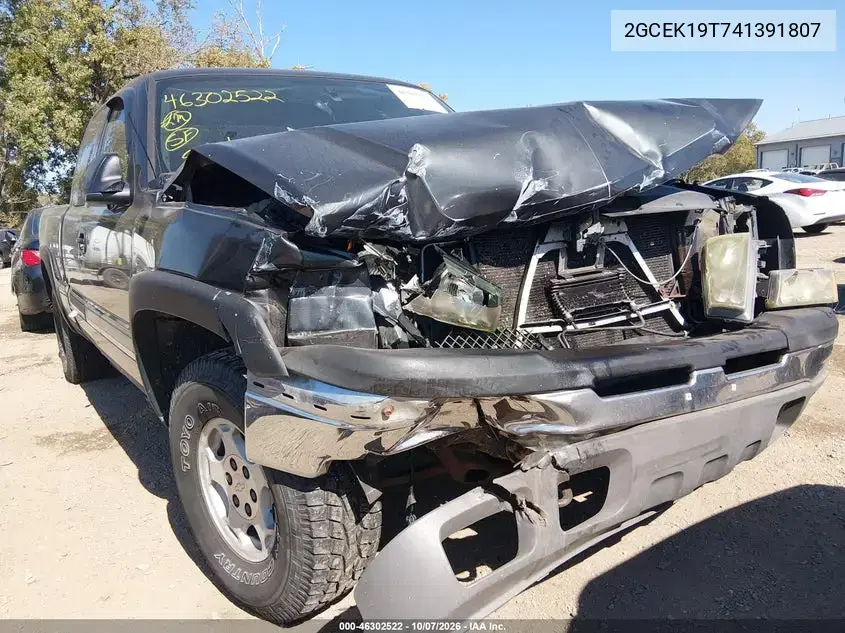 2GCEK19T741391807 — 2004 Chevrolet Silverado, Спереди справа, фото до ремонта
