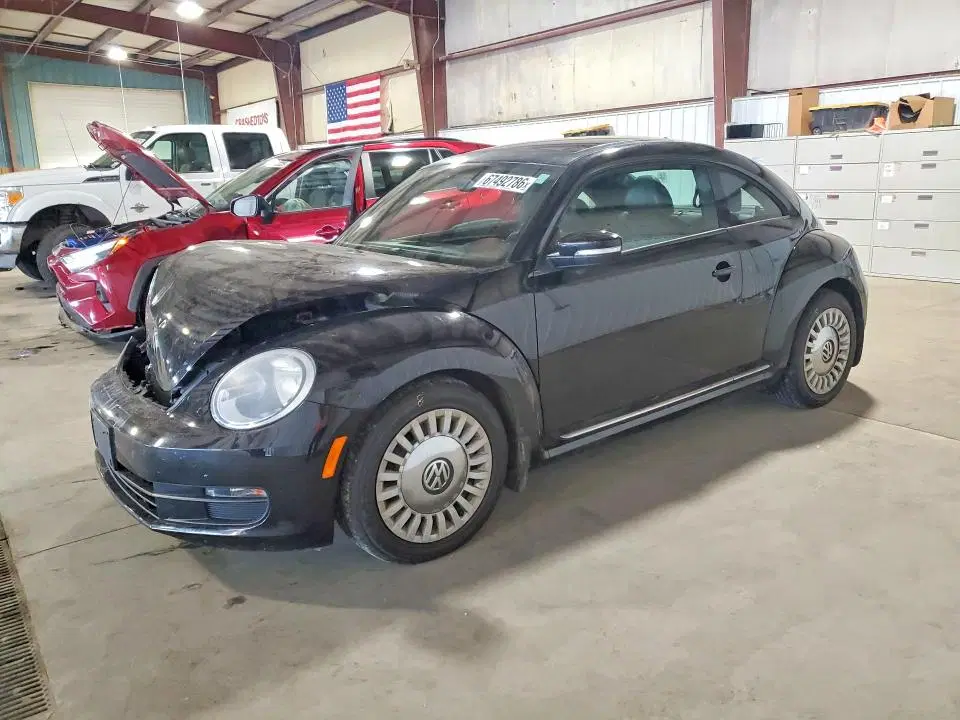 3VWJ17AT1EM660214 — 2014 Volkswagen Beetle, Передняя часть, фото до ремонта