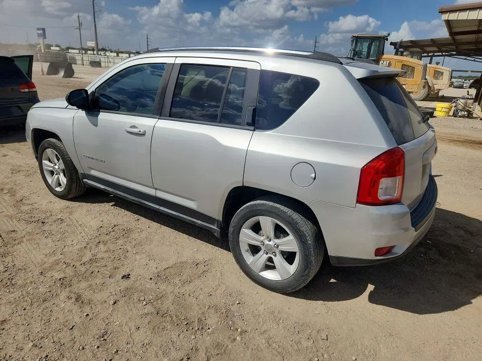 2012 JEEP COMPASS VIN 1C4NJCBA0CD723919 фото 2