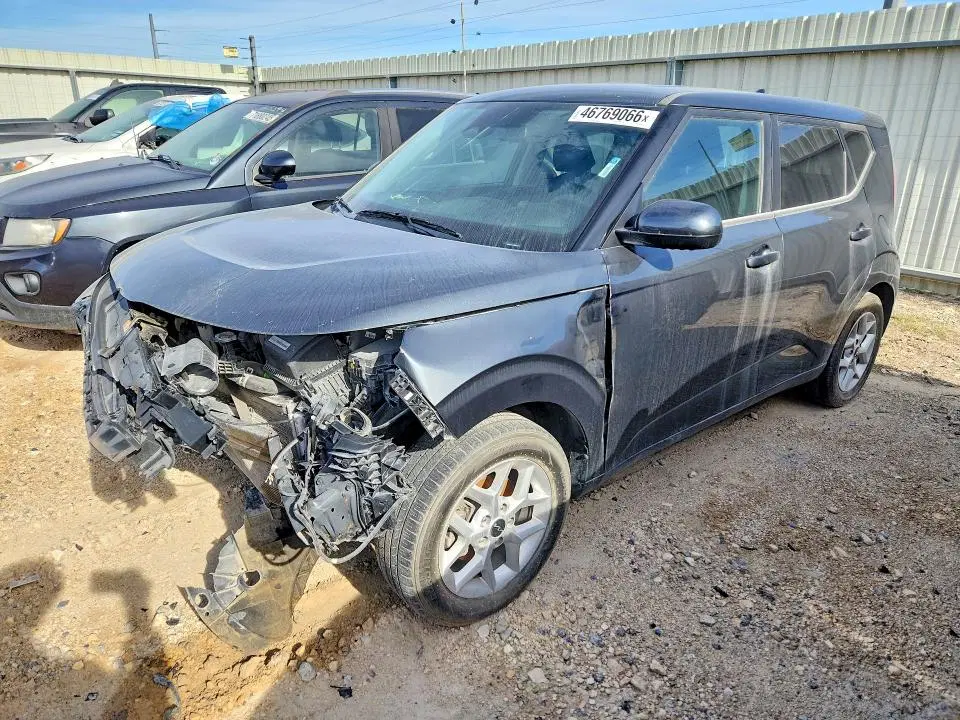 KNDJ23AU7S7258138 — 2025 Kia Soul, Передняя часть (Front End), фото до ремонта