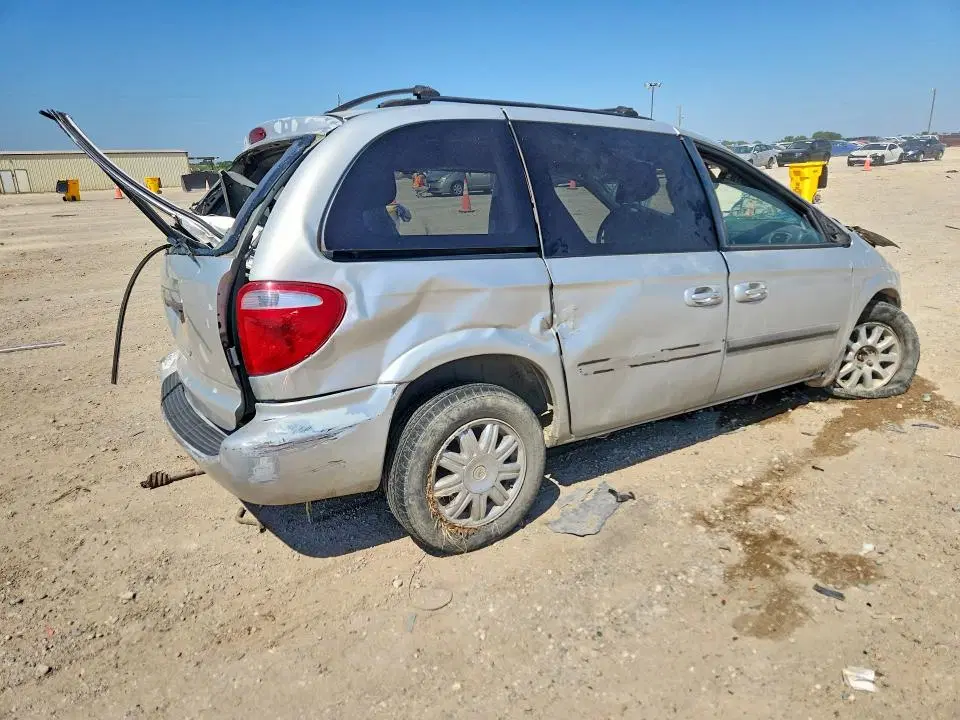 2008 CHRYSLER TOWN & CNTRY VIN 1A4GJ45R88B266953 фото 3