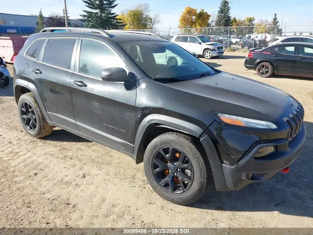 1C4PJMBS4GW338459 — 2016 Jeep Cherokee Trailhawk, Передняя часть справа (Right Front), фото до ремонта