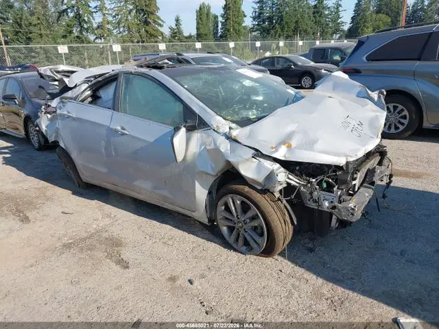 KMHD35LH7GU321426 — 2016 Hyundai Elantra GT, опрокидывание, фото до ремонта