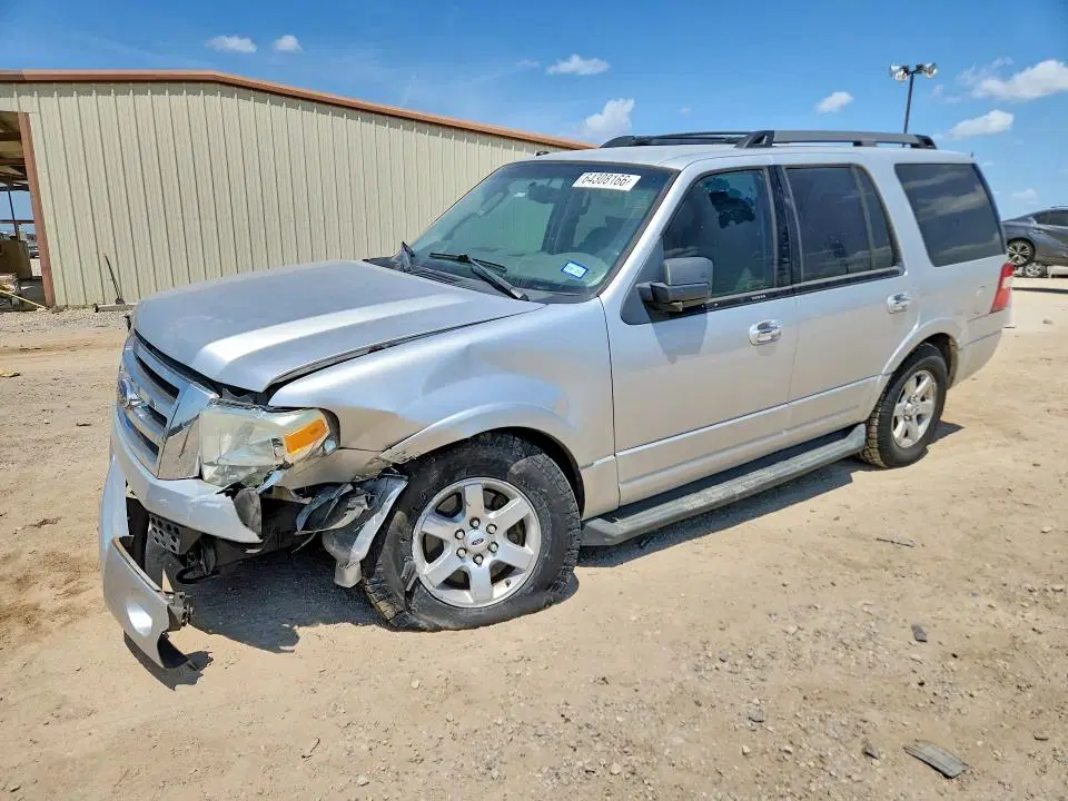 1FMJU1J51BEF55291 — 2011 Ford Expedition, FRONT END, фото до ремонта