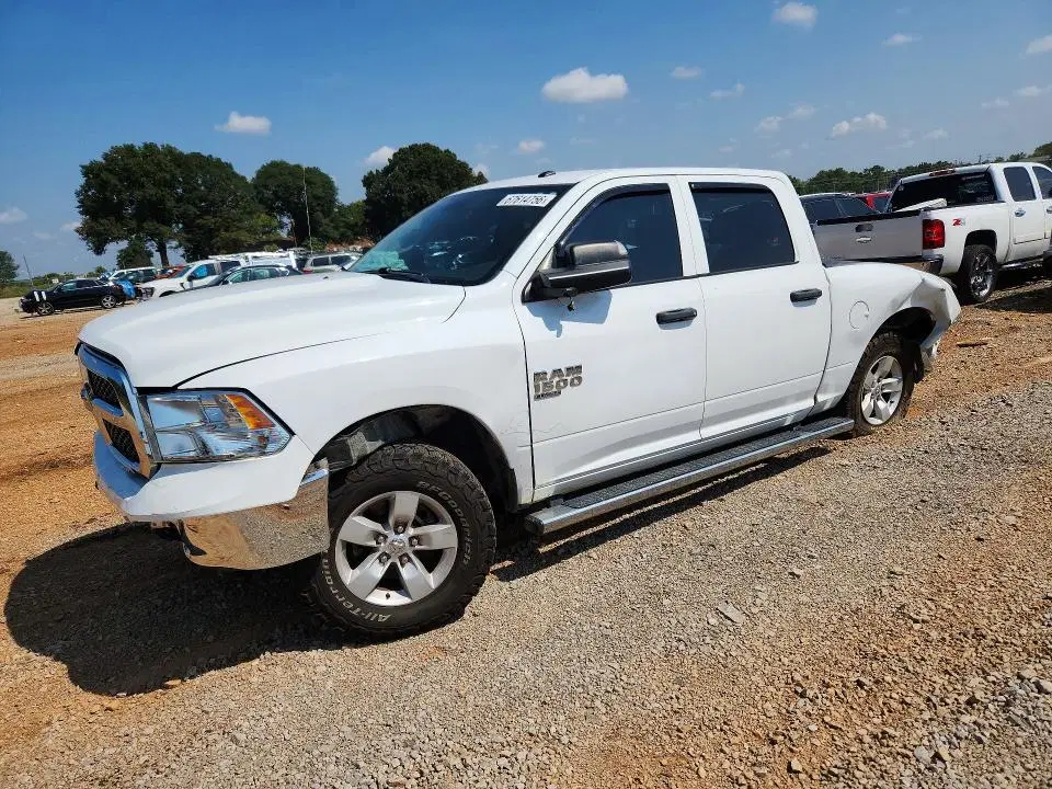 3C6RR7KG7NG188400 — 2022 RAM 1500 Classic, задняя часть, фото до ремонта