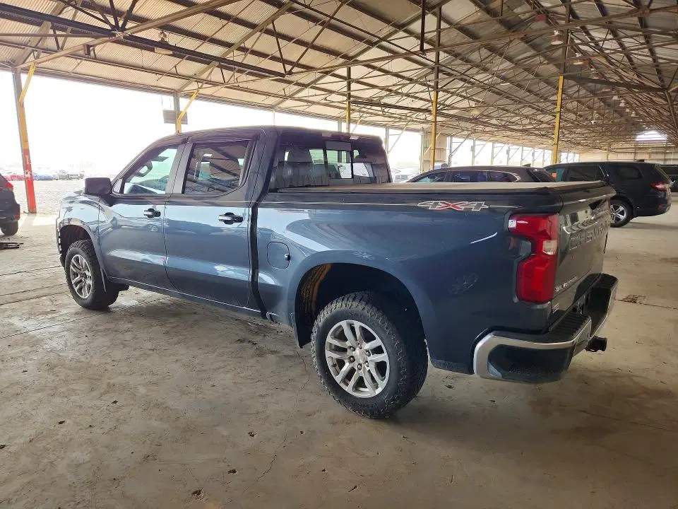 2020 Chevrolet Silverado VIN 3GCUYDET3LG166856 фото 2