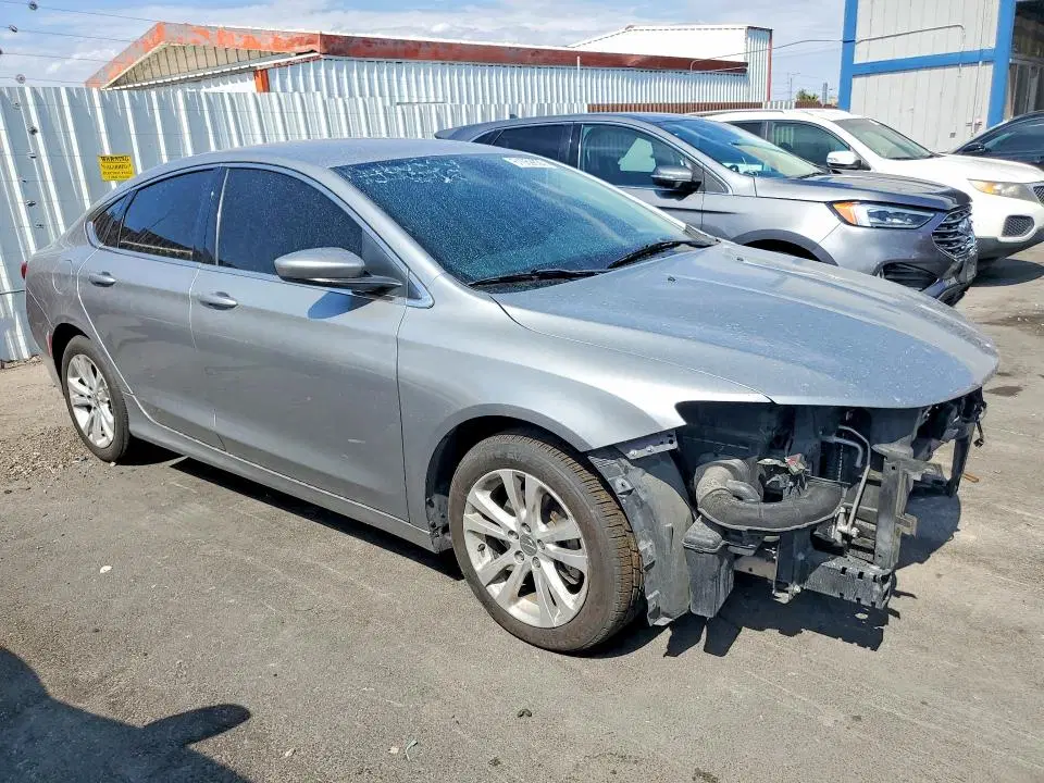 2016 Chrysler 200 VIN 1C3CCCAB3GN150045 фото 4