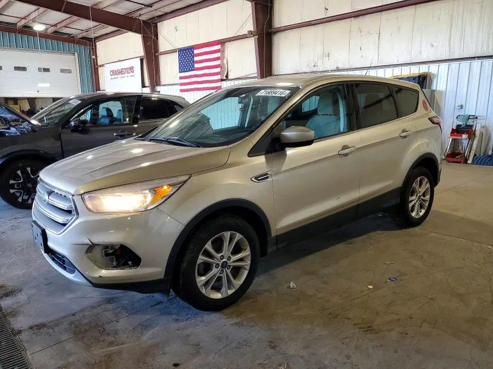 1FMCU0GD3HUE75541 — 2017 Ford Escape, Механические повреждения, фото до ремонта