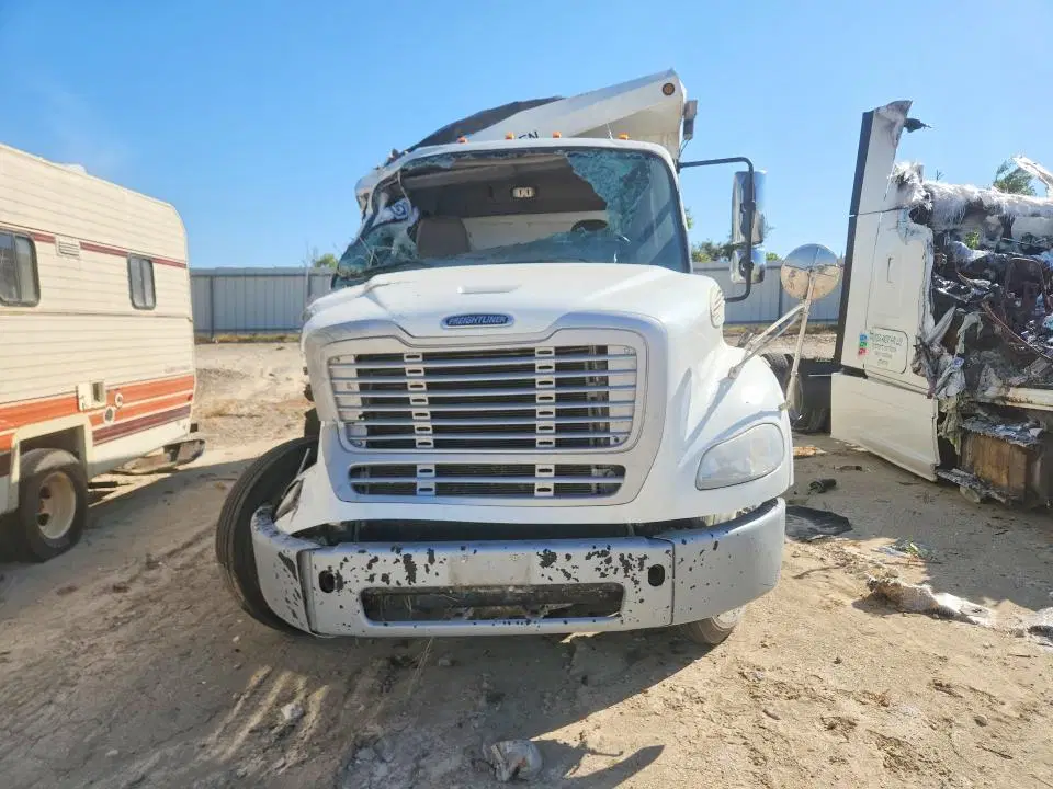 2015 FREIGHTLINER M2 VIN 1FVHC5DV7FHGS1105 фото 4