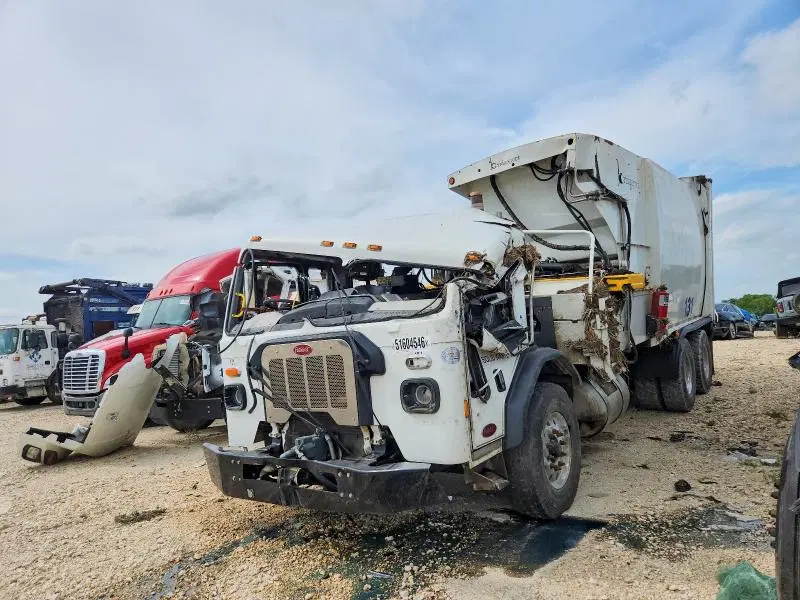 2022 PETERBILT 520 VIN 3BPDLJ0X4NF113051 фото 2