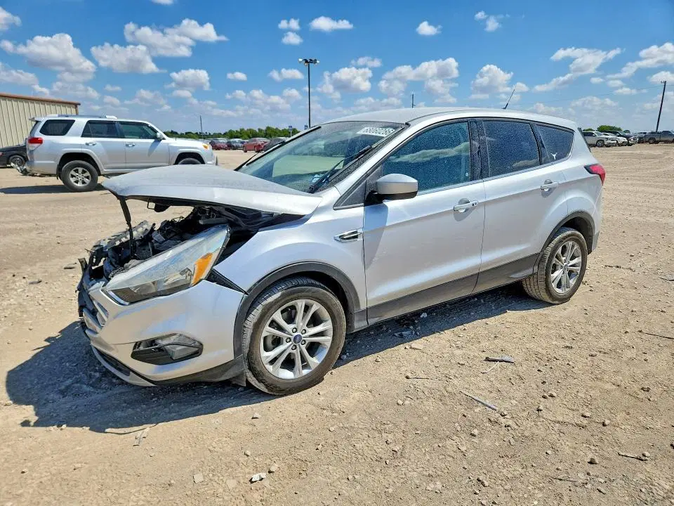1FMCU0GD8KUB00977 — 2019 Ford Escape, Передняя часть (Front End), фото до ремонта