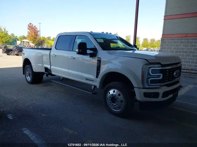 1FT8W4DT7TEF16005 — 2026 Ford F450 Super Duty, Лобовое стекло (Front Window), фото до ремонта