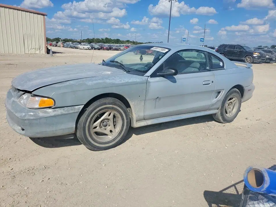 1FALP4040TF145324 — 1996 Ford Mustang, Передняя часть (Front End), фото до ремонта