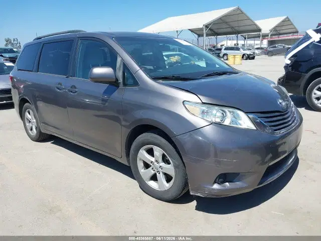 5TDKK3DC4FS583509 — 2015 Toyota Sienna LE 8 Passenger, Задняя часть слева (Left Rear), фото до ремонта