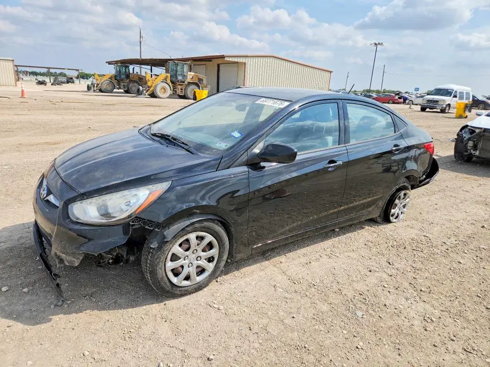KMHCT4AE0DU581273 — 2013 Hyundai Accent, Передняя часть (Front End), фото до ремонта
