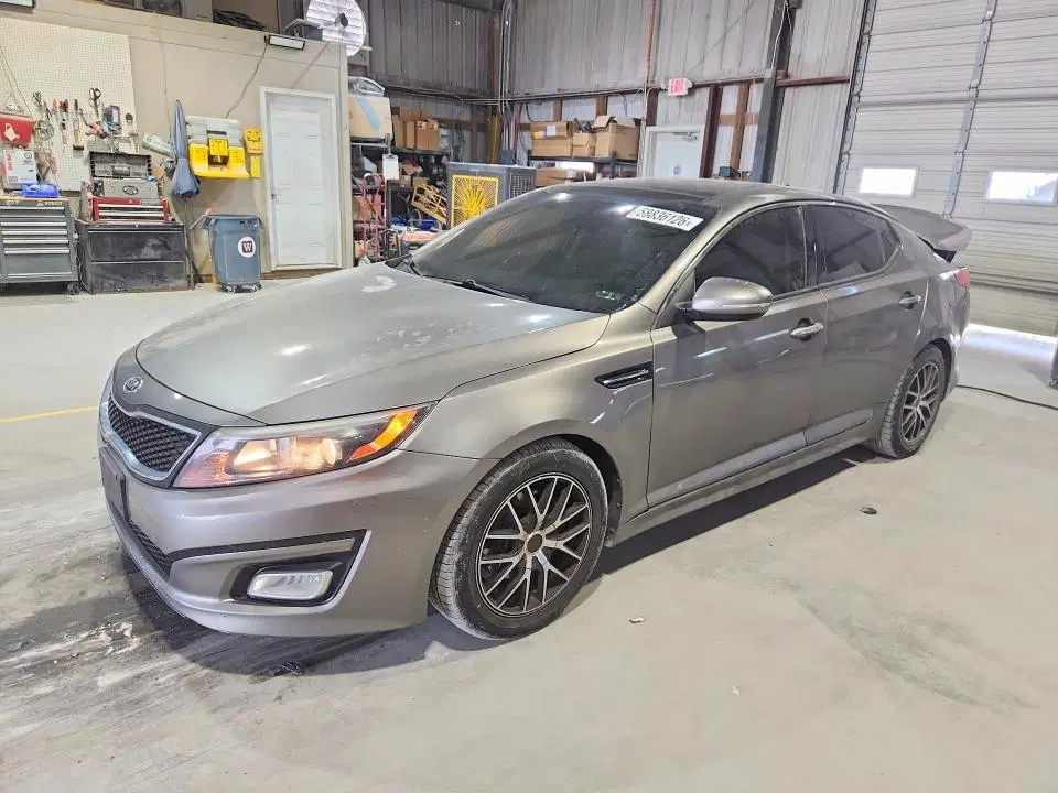 5XXGN4A75EG316924 — 2014 Kia Optima, задняя часть, фото до ремонта