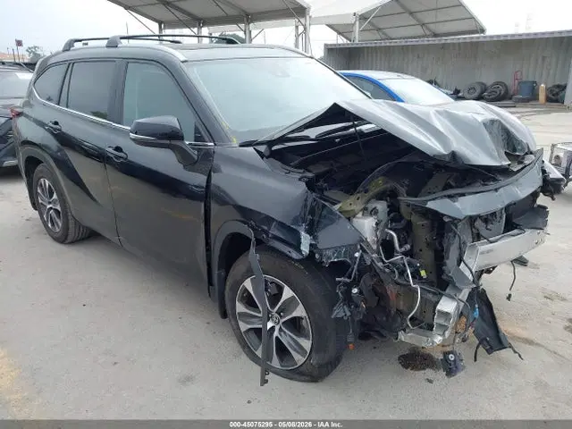5TDKDRAH4RS051307 — 2024 Toyota Highlander XLE, Передняя часть (Front End), фото до ремонта