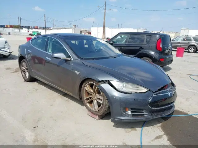 5YJSA1H17EFP65059 — 2014 Tesla Model S P85, Передняя часть, фото до ремонта