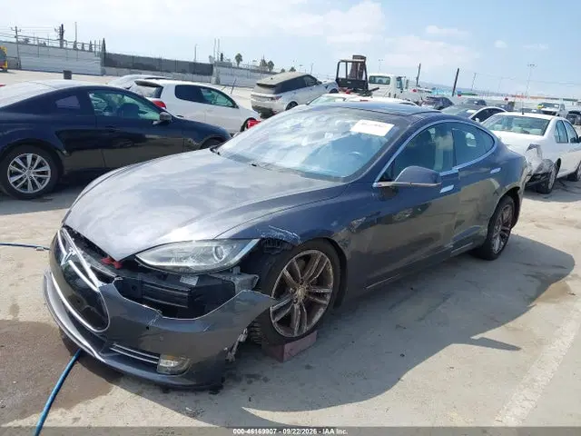 2014 Tesla Model S P85 VIN 5YJSA1H17EFP65059 фото 2