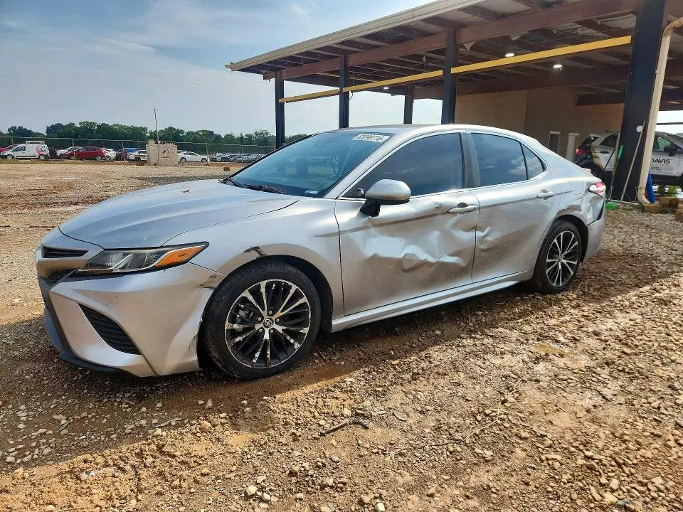 4T1G11AK2LU892990 — 2020 Toyota Camry, Боковая часть (Side), фото до ремонта