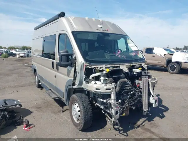 3C6TRVDG9HE507433 — 2017 RAM Promaster 2500 High Roof 159 Wb, Передняя часть (Front End), фото до ремонта