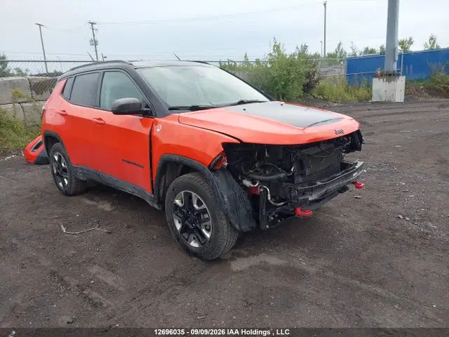 3C4NJDDB8JT260284 — 2018 Jeep Compass Trailhawk, Передняя часть (Front), фото до ремонта