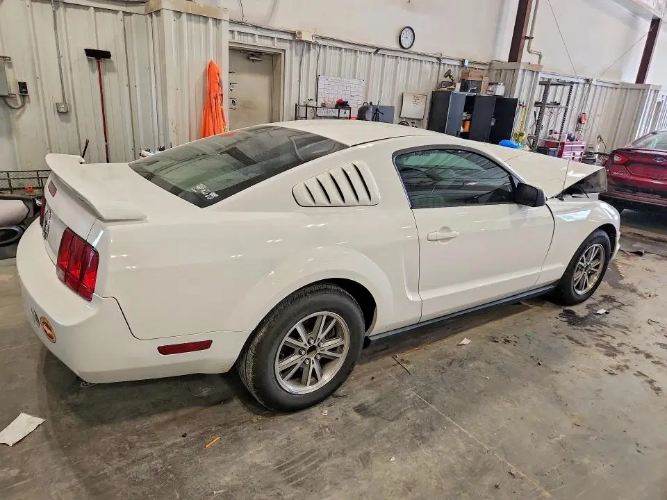 2005 FORD MUSTANG VIN 1ZVFT80N155175764 фото 3