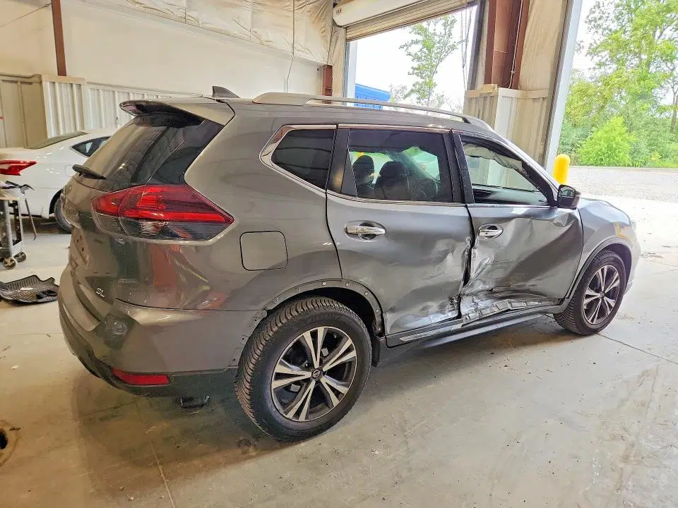2018 NISSAN ROGUE VIN 5N1AT2MTXJC798885 фото 3