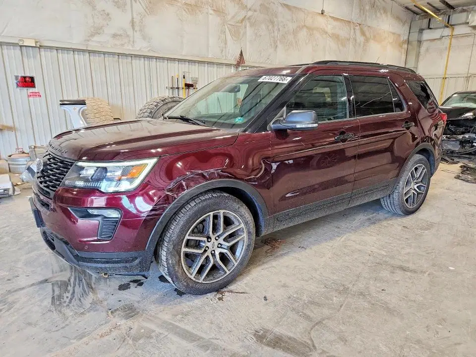 1FM5K8GT9JGB05204 — 2018 Ford Explorer, Передняя часть (Front End), фото до ремонта