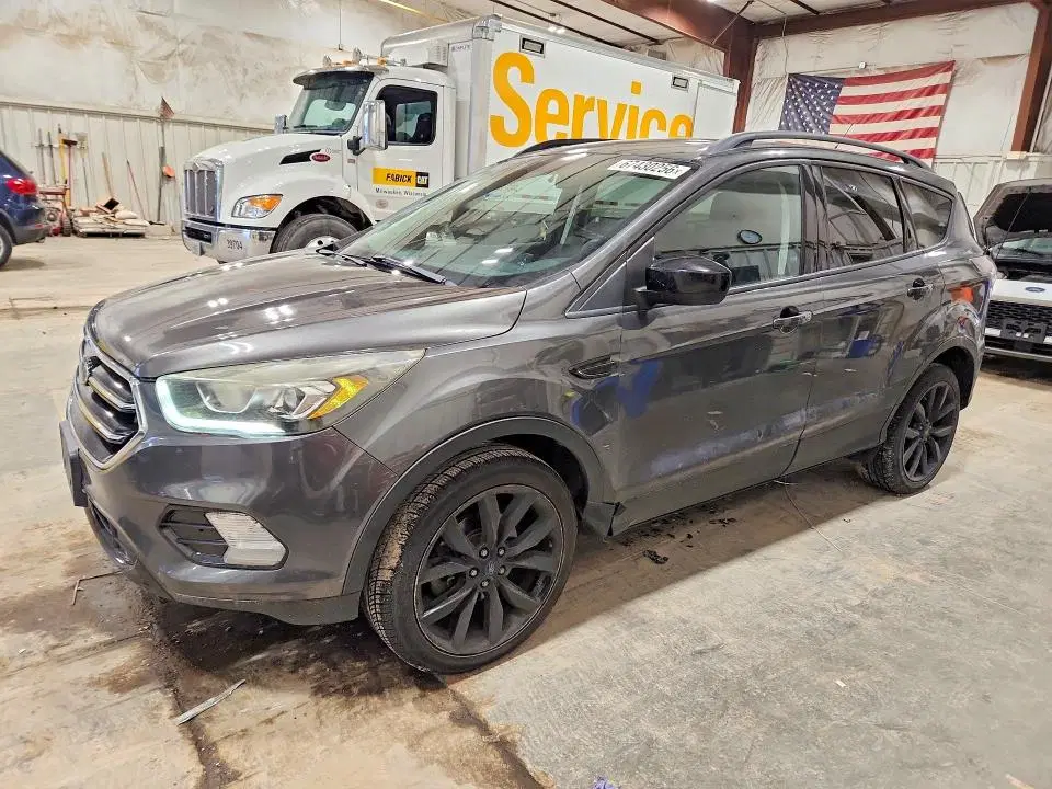 1FMCU9G98HUA11113 — 2017 Ford Escape, Передняя часть (Front End), фото до ремонта