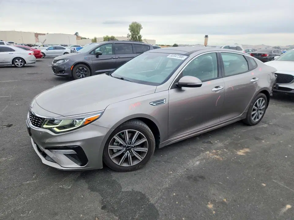 5XXGU4L11KG311999 — 2019 Kia Optima, боковая часть, фото до ремонта