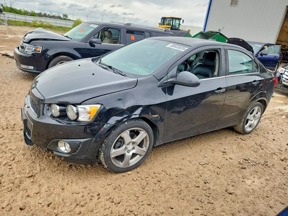 1G1JE5SB6G4159229 — 2016 Chevrolet Sonic, Передняя часть (Front End), фото до ремонта