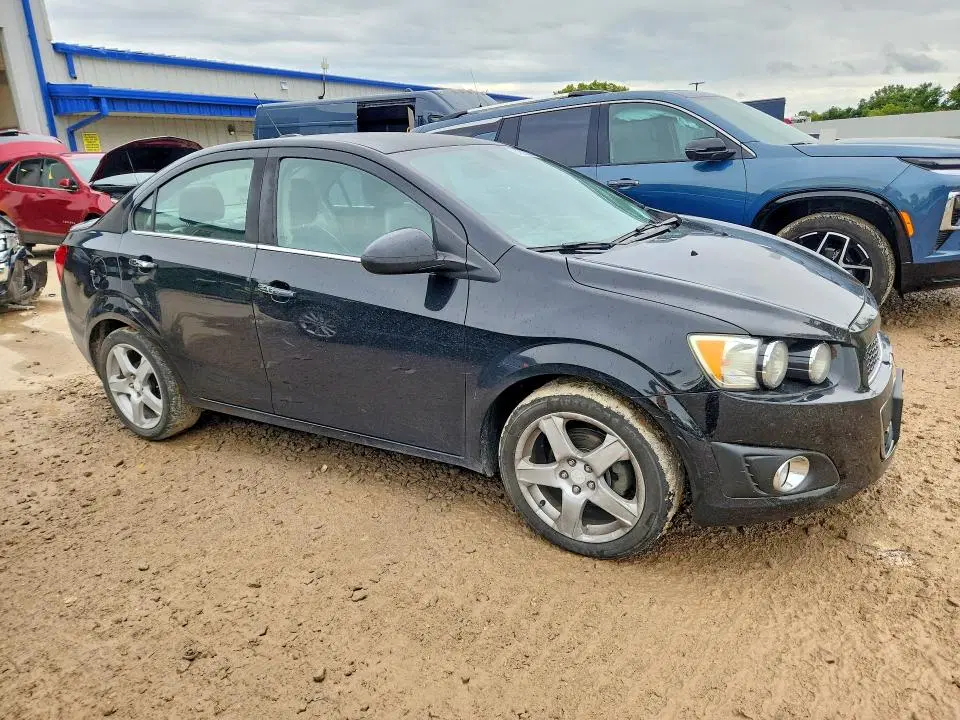 2016 CHEVROLET SONIC VIN 1G1JE5SB6G4159229 фото 4