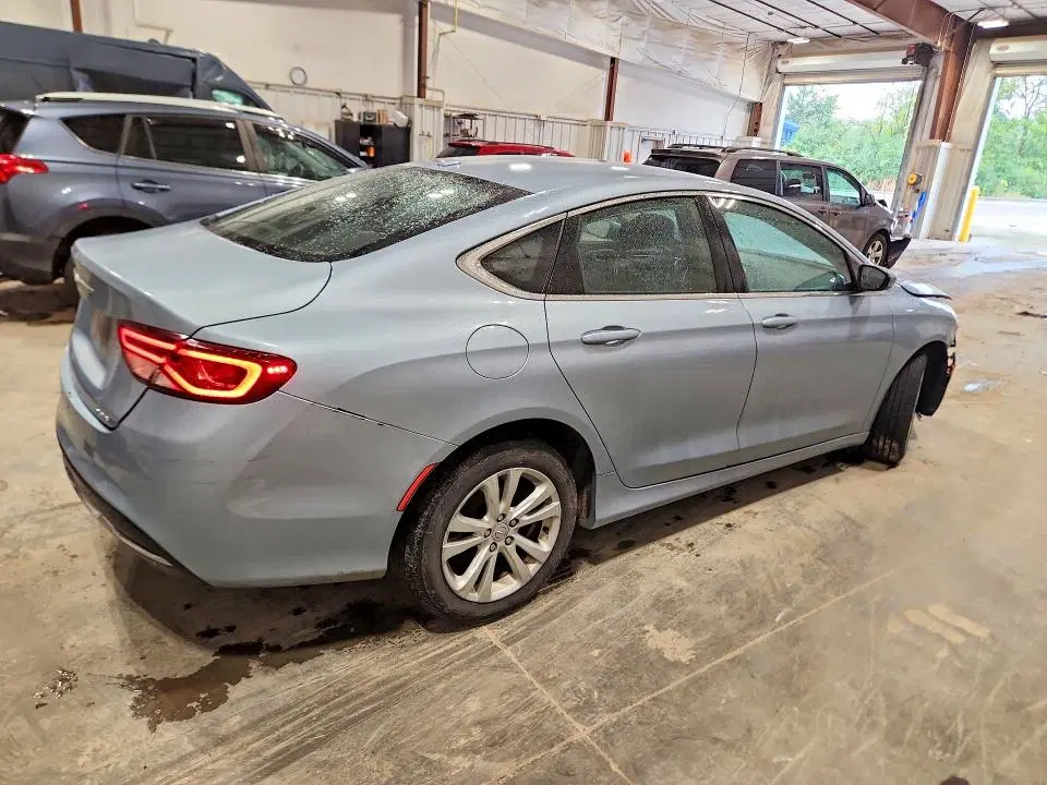 2015 CHRYSLER 200 VIN 1C3CCCAB2FN680943 фото 3