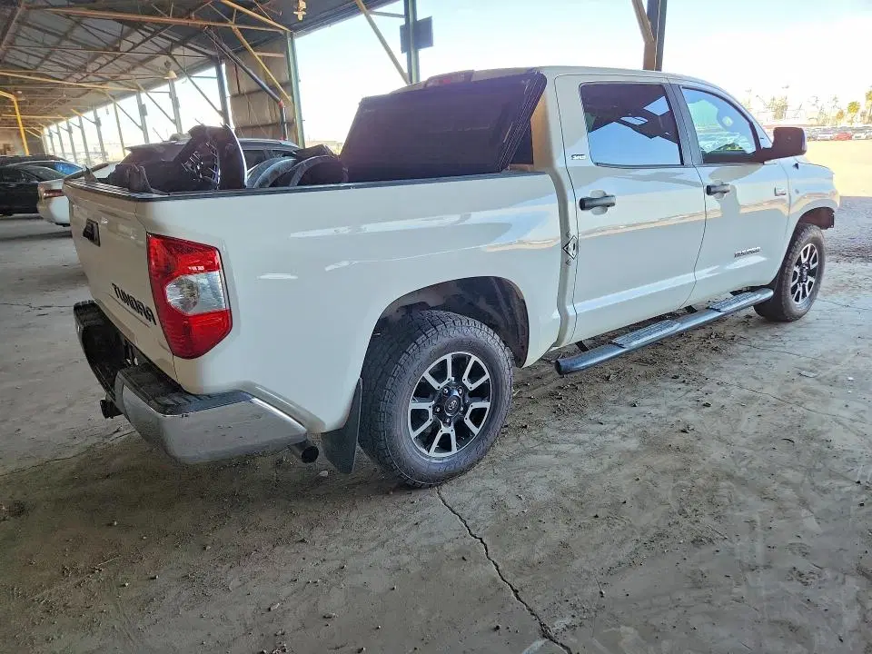 2016 Toyota Tundra VIN 5TFEW5F11GX205457 фото 3
